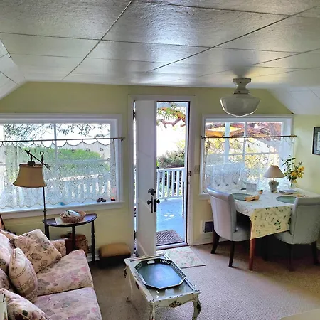 Bay Cottage Getaway Port Townsend Room photo
